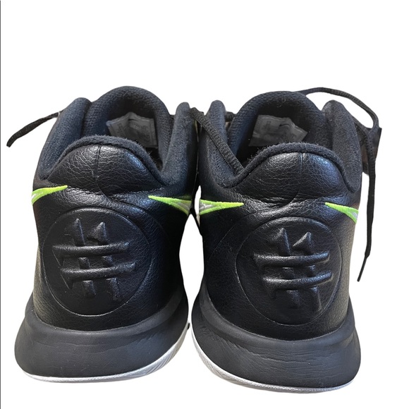 Nike Kyrie Flytrap III Basketball Shoes main image 5